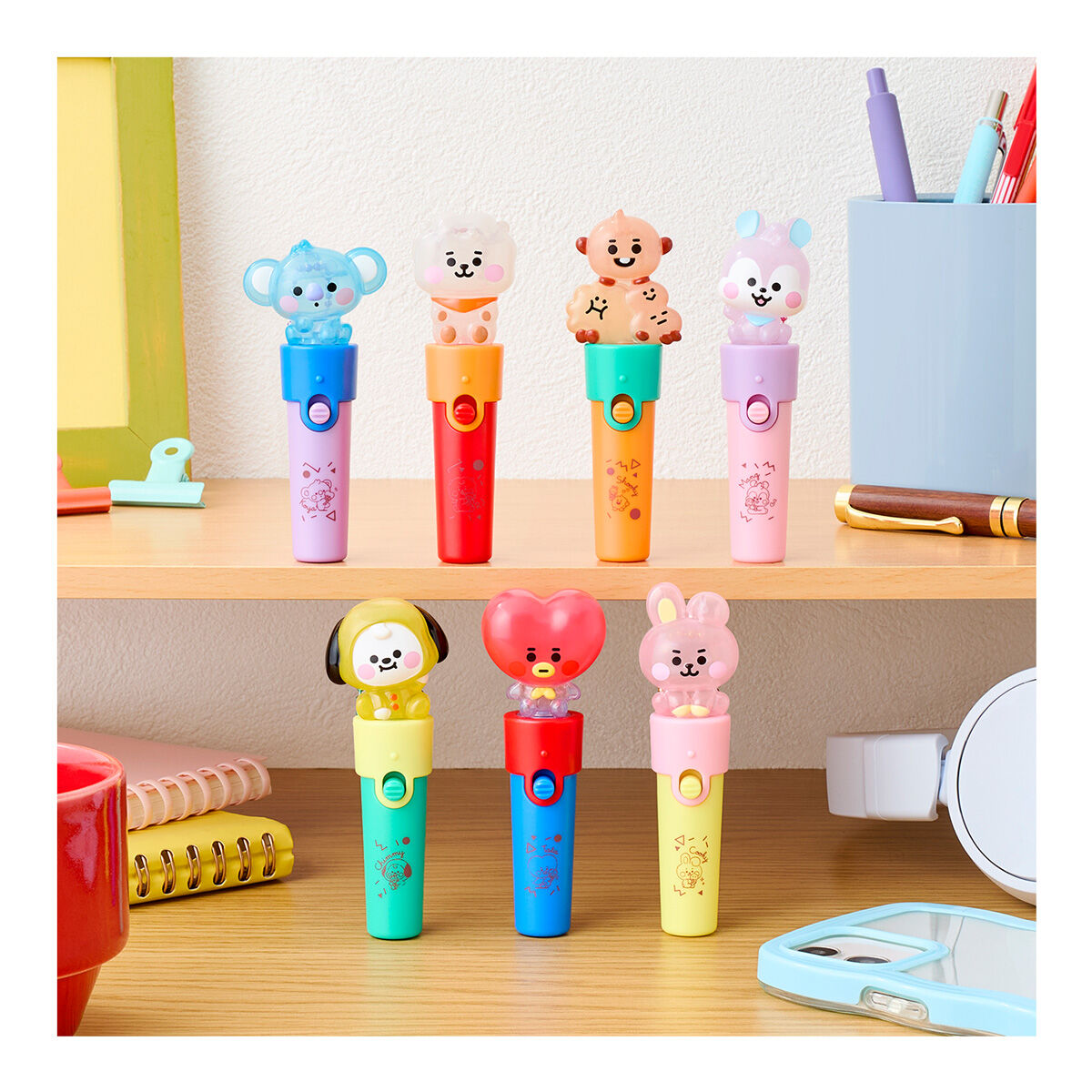 BT21 Light stick charm2｜発売日：2026年9月｜バンダイ キャンディ