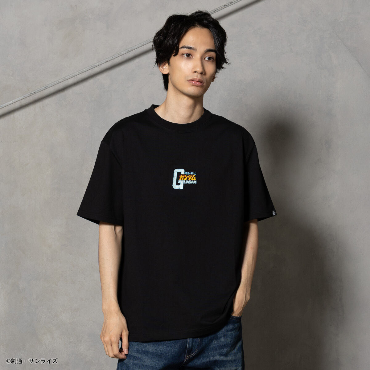 ロゴ刺繍 Tシャツ ブラック STRICT-G BASIC『機動戦士ガンダム』タイトルロゴ刺繍Tシャツ ブラック