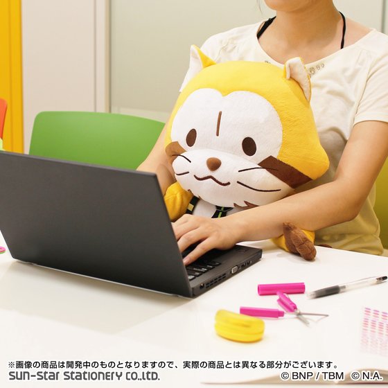 TIGER ＆ BUNNY」×「ラスカル」ぬいぐるみタイプのひじ置き