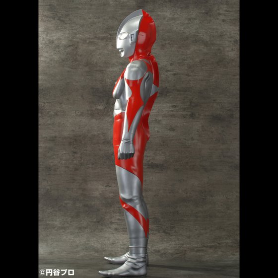 全高約1m！ウルトラマンの巨大フィギュア 50年前に登場したあの勇姿を