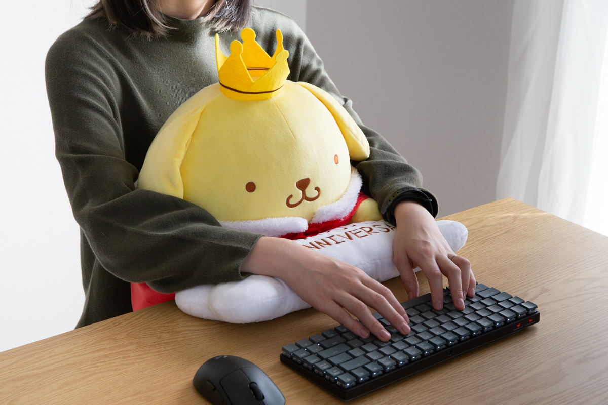 ポムポムプリン25周年記念！ふわふわのぬいぐるみPCクッション登場