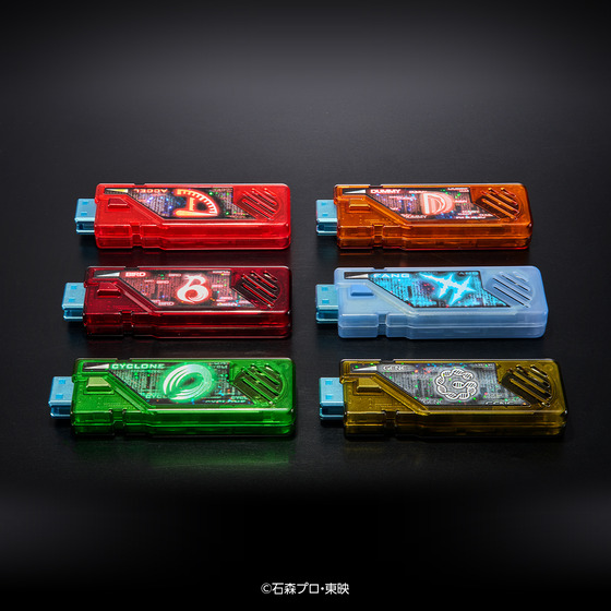 仮面ライダーW』より、「CSMロストドライバーver.2」登場!左 仮面ライダーW』より、「CSMロストドライバーver.2」登場!左